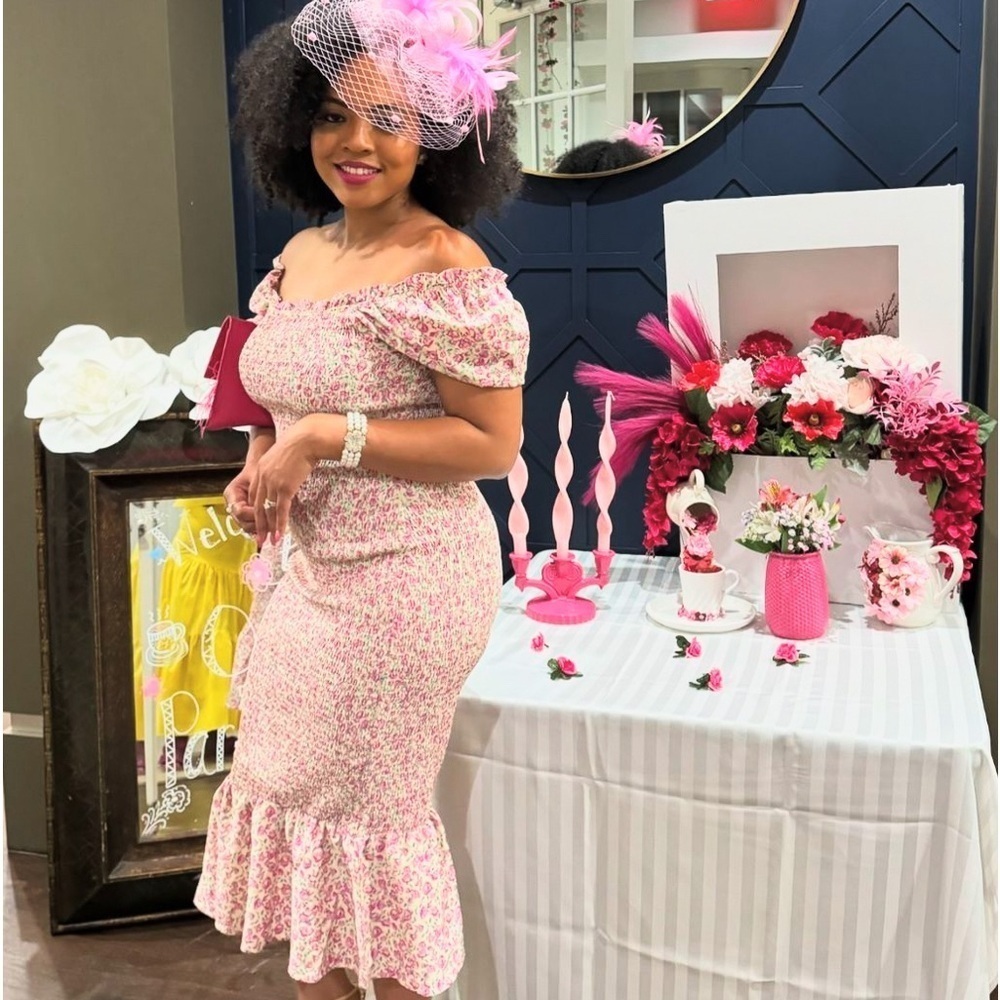 One-time wear. Pink floral Midi dress